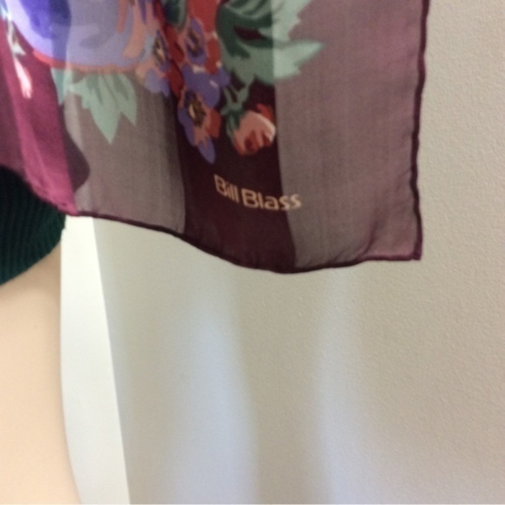 Vintage 80s Bill Blass maroon floral silk scarf. 36”x36” - Picture 4 of 7